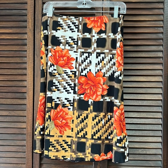A-List by Wrapper Skirt Size Medium Floral Patterned - Picture 2 of 5